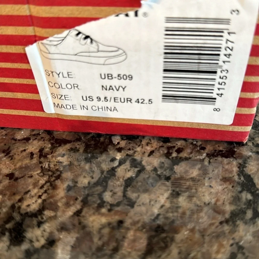 Unionbay men’s navy canvas sneakers NIB 9.5